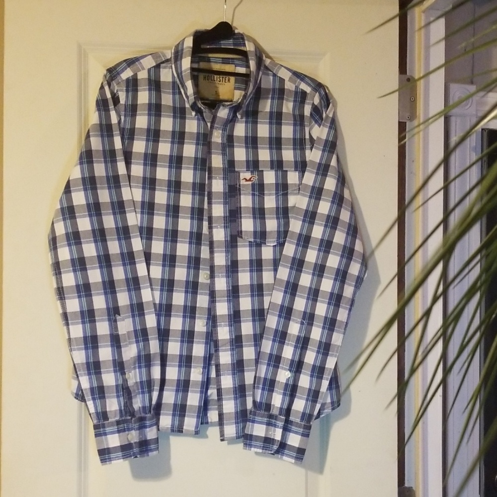 Men'slong sleeve button down dress shirt. - Picture 1 of 4